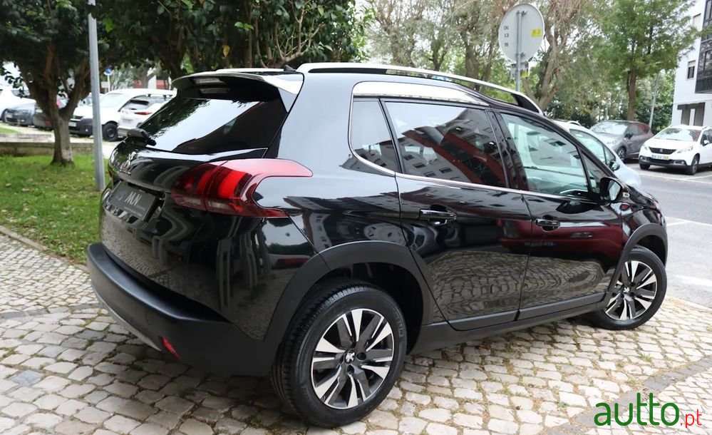 2017' Peugeot 2008 photo #2