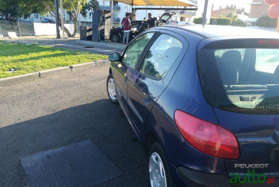 2000' Peugeot 206 1.1 Xt photo #1