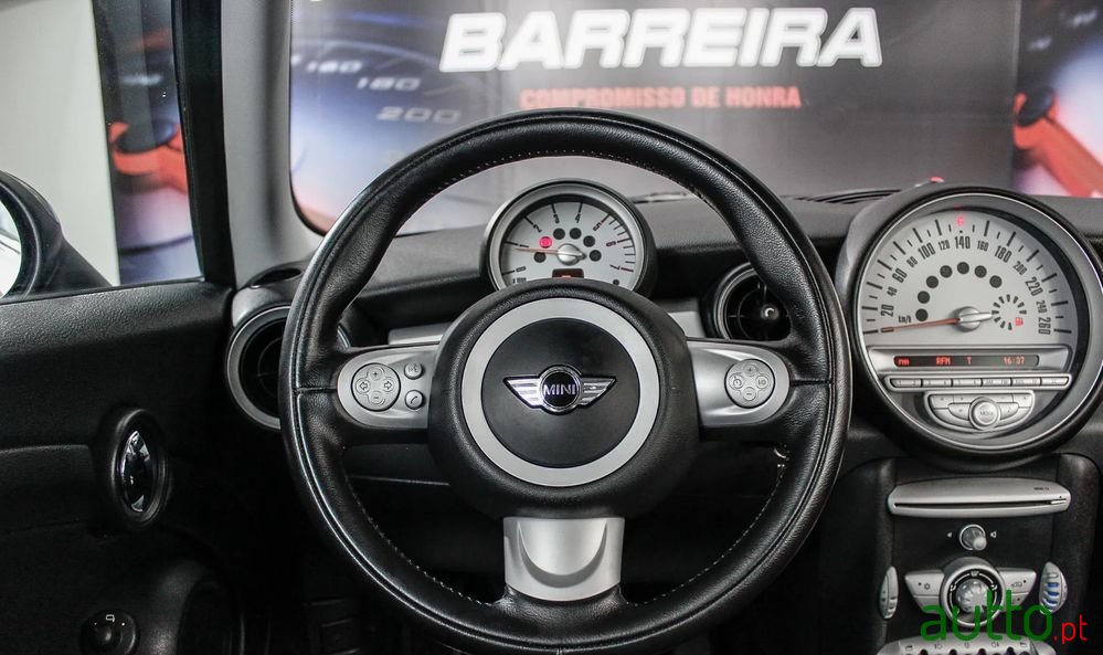 2009' MINI Cooper D photo #4