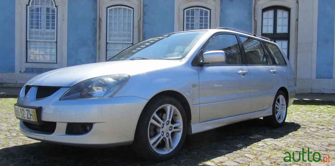 2004' Mitsubishi Lancer Sw photo #1