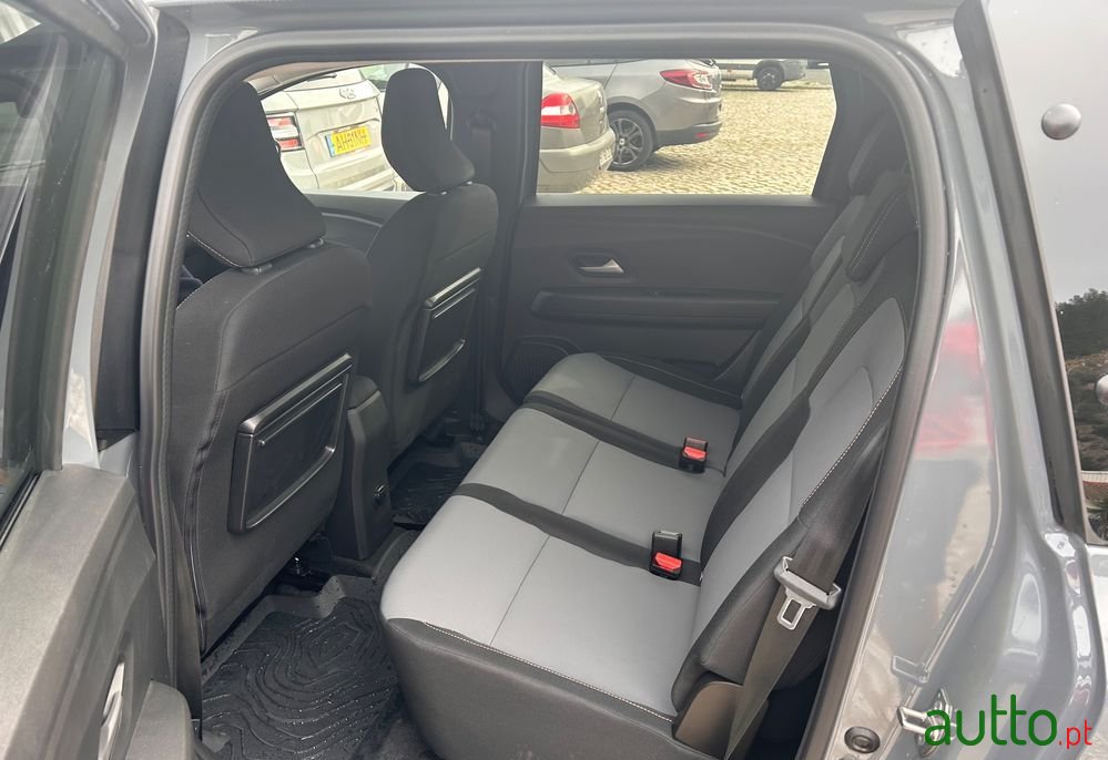 2023' Dacia Jogger photo #5