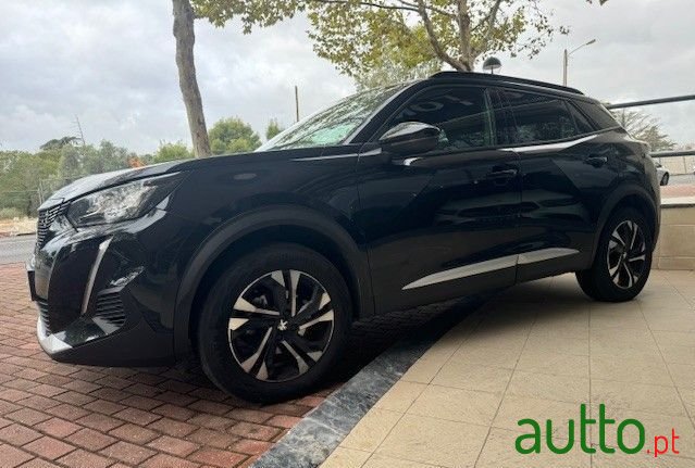 2022' Peugeot 2008 photo #2