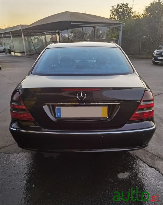 2003' Mercedes-Benz E-220 photo #2