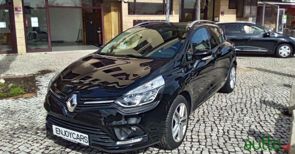 2017' Renault Clio Sport Tourer photo #3