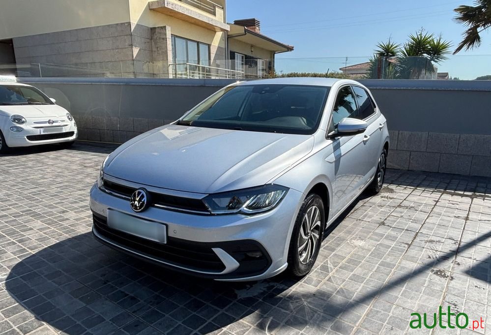 2024' Volkswagen Polo 1.0 Tsi Life photo #2