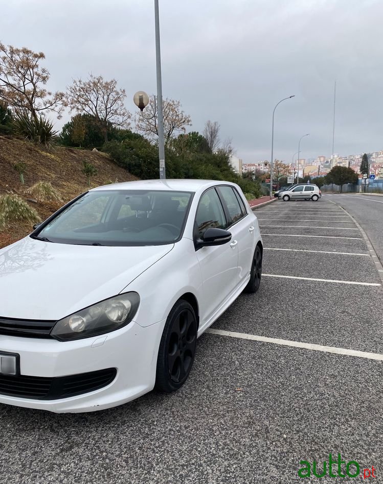 2011' Volkswagen Golf 1.6 Tdi Edition photo #2