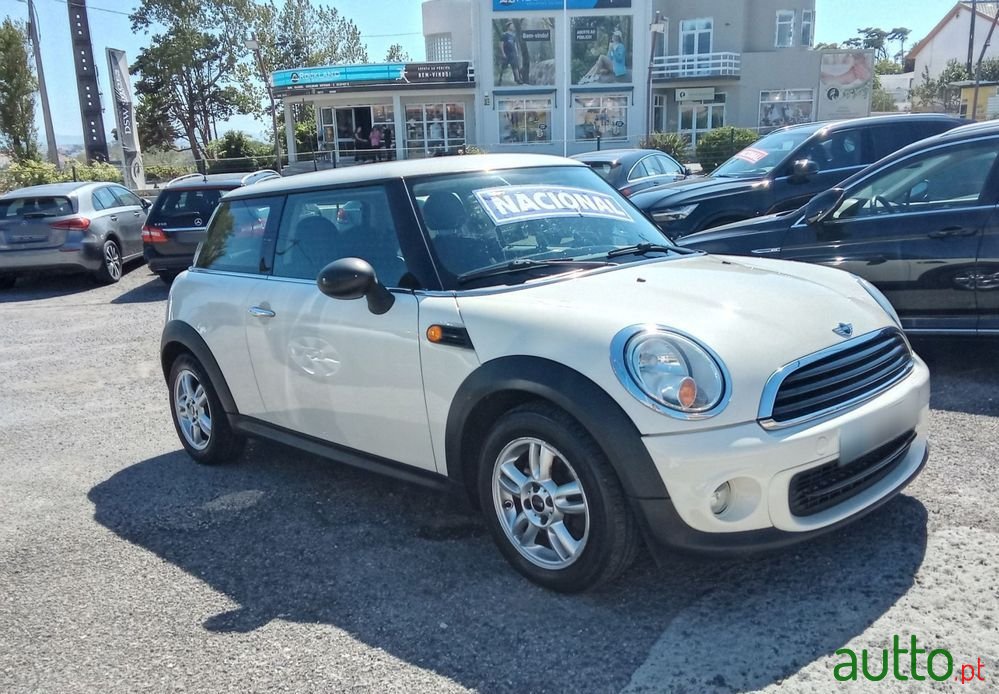 2011' MINI One 3 Portas photo #1