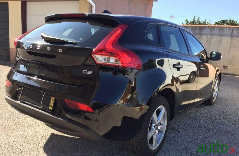 2016' Volvo V40 2.0 D2 Kinetic Eco photo #4