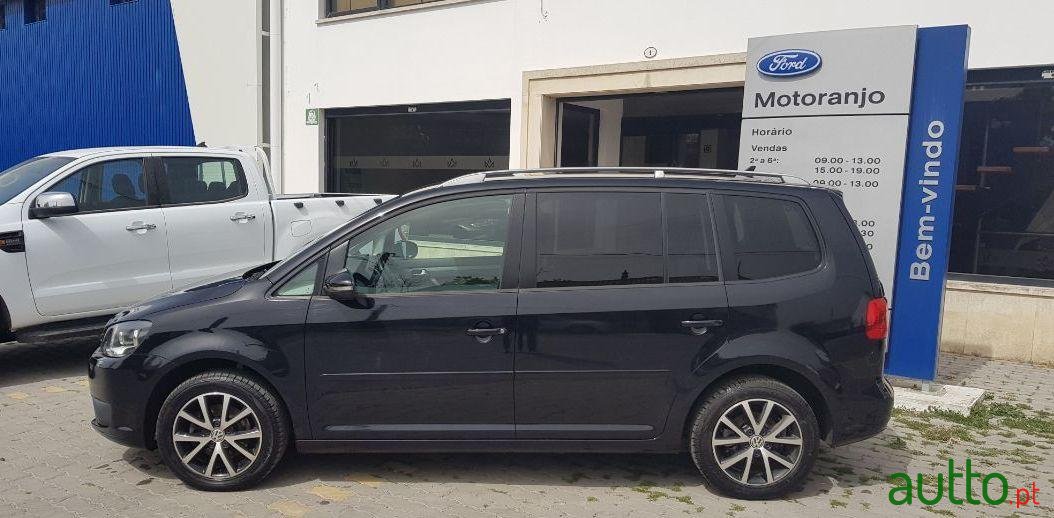 2014' Volkswagen Touran photo #1