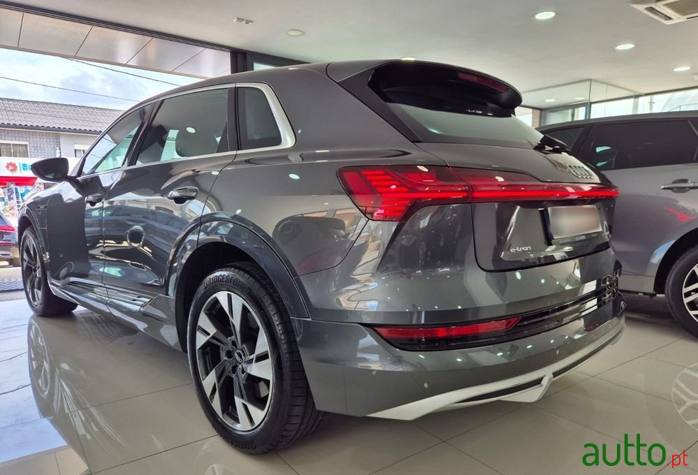 2022' Audi e-tron 55 Quattro S Line photo #5