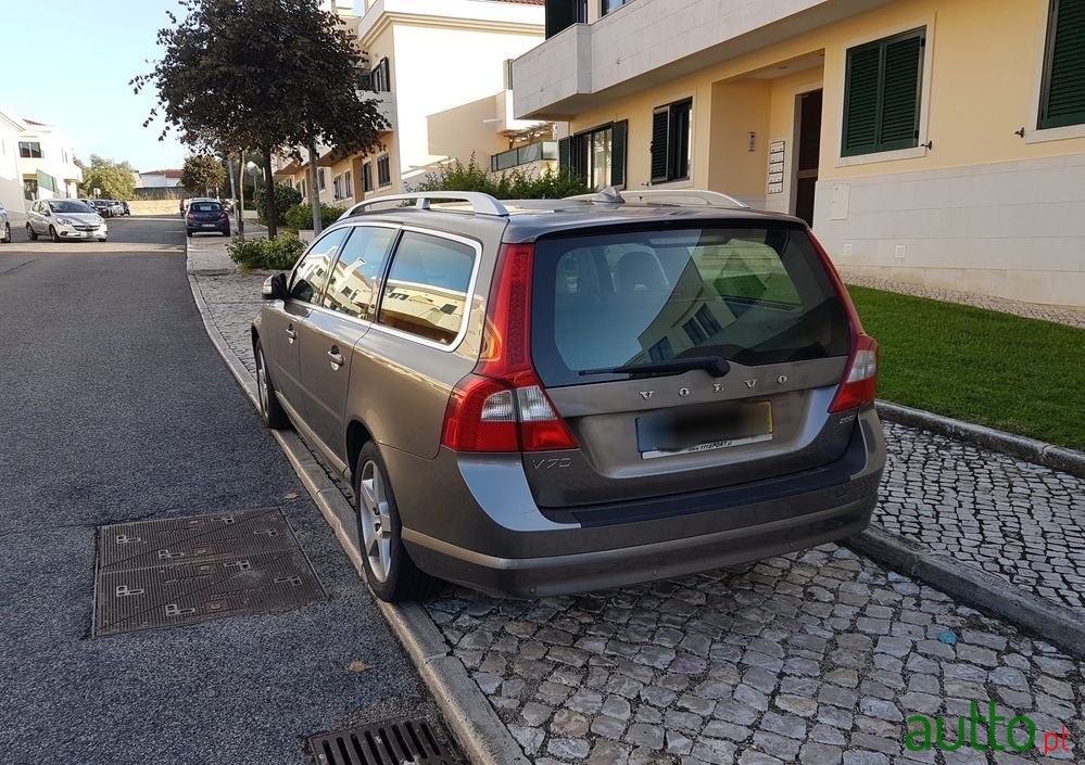 2009' Volvo V70 2.0 D Momentum photo #4