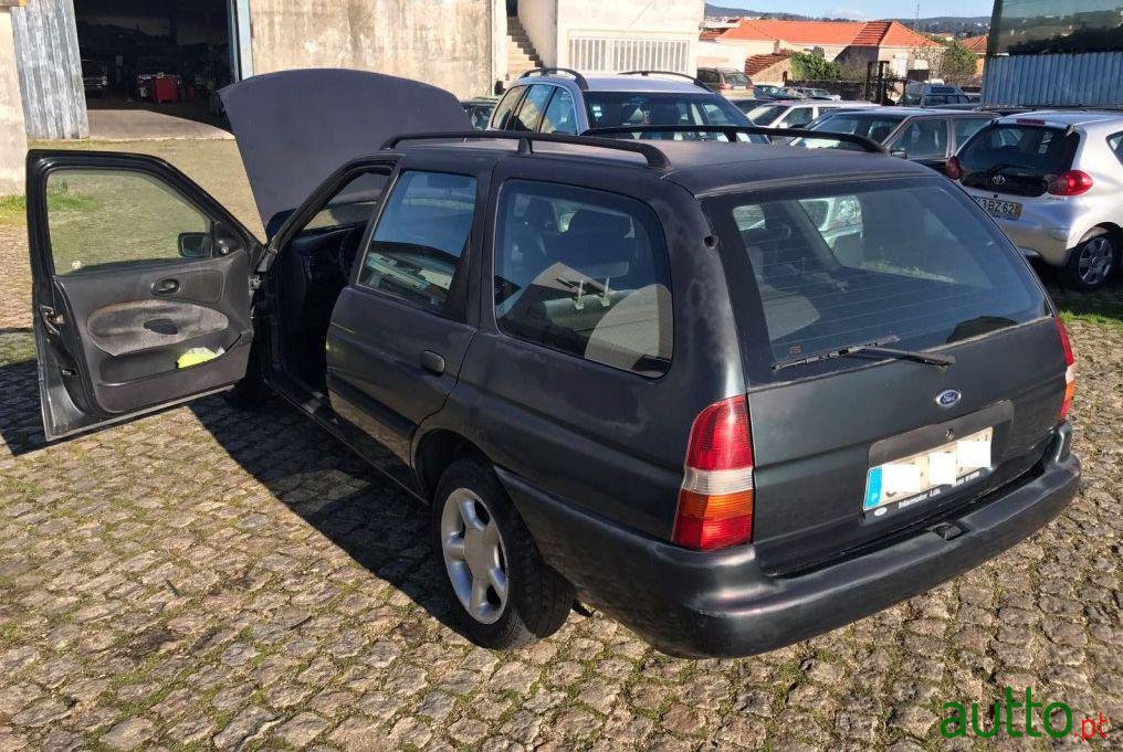 1996' Ford Escort Sw photo #2