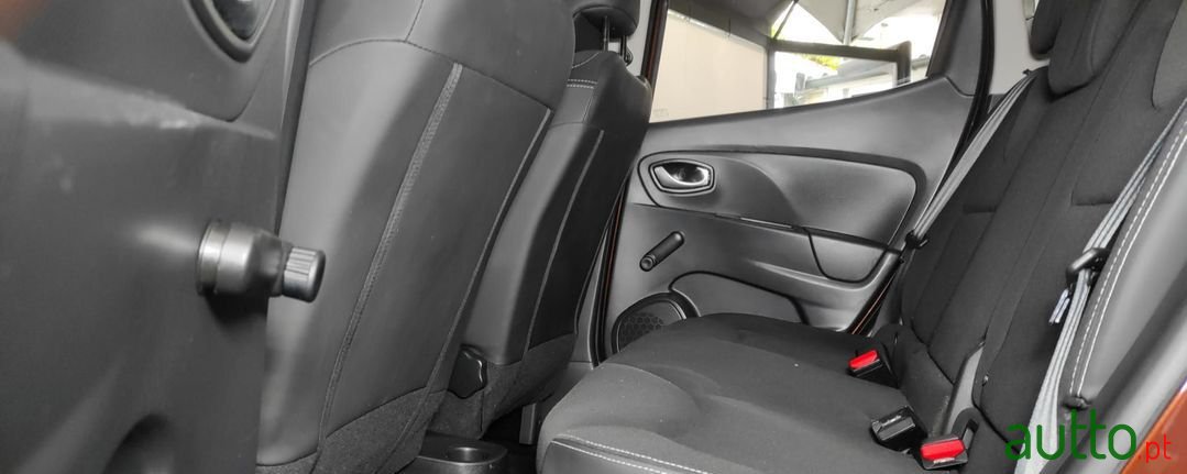 2015' Renault Clio photo #6