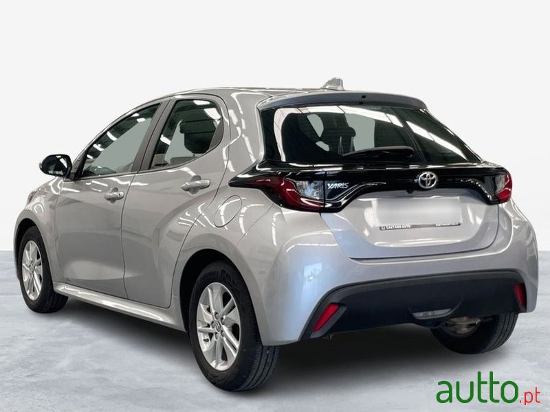 2022' Toyota Yaris photo #5
