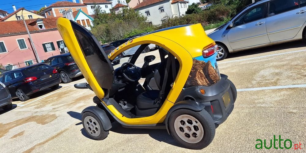 2017' Renault Twizy 80 Life Flex photo #4