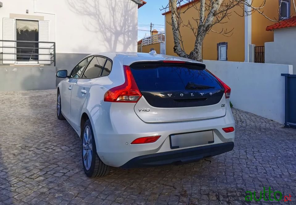 2015' Volvo V40 photo #5