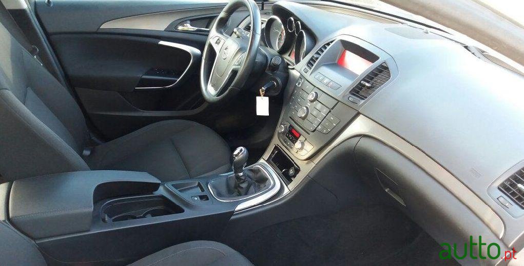 2012' Opel Insignia-Sports-Tourer photo #2