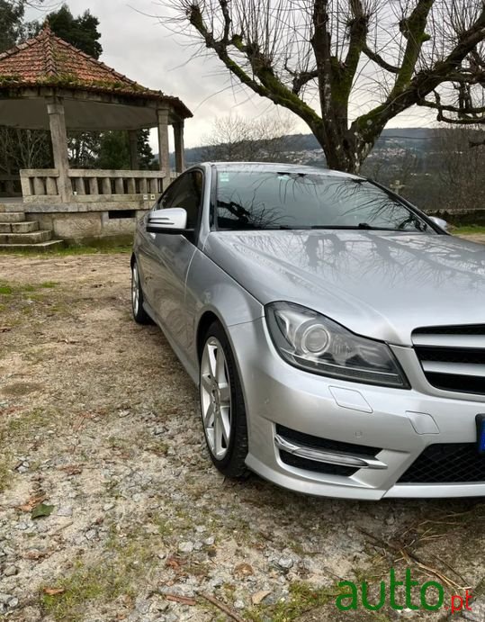 2012' Mercedes-Benz C-220 photo #3