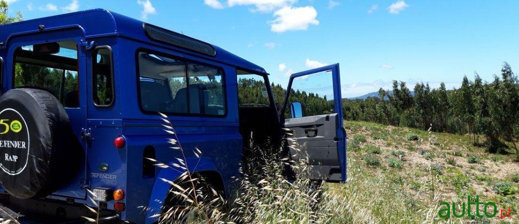 2000' Land Rover Defender photo #3