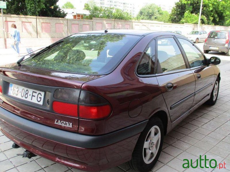 1995' Renault Laguna Rt   / A.C. photo #2