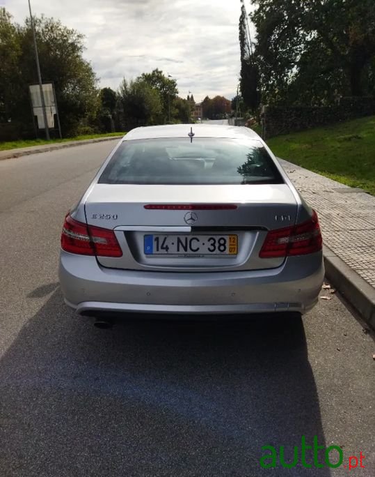 2012' Mercedes-Benz E-250 photo #3