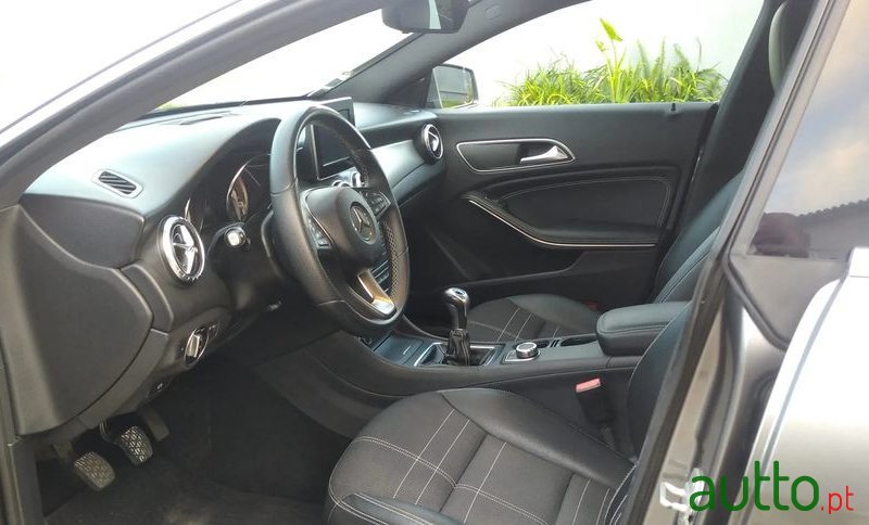 2015' Mercedes-Benz Classe Cla Cdi Urban photo #4