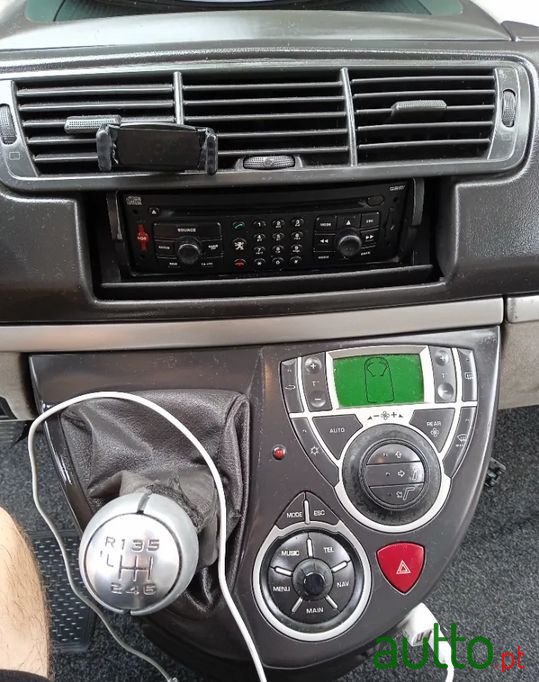 2005' Peugeot 807 photo #6