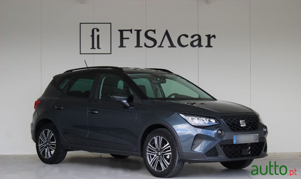 2023' SEAT Arona 1.0 Tsi Style photo #1