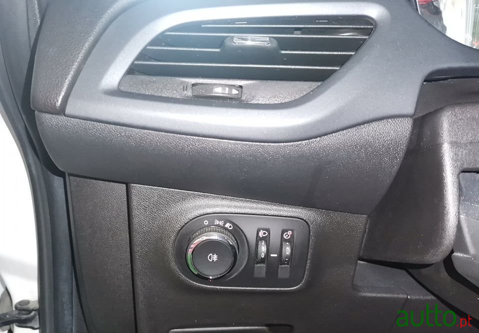 2017' Opel Corsa photo #6