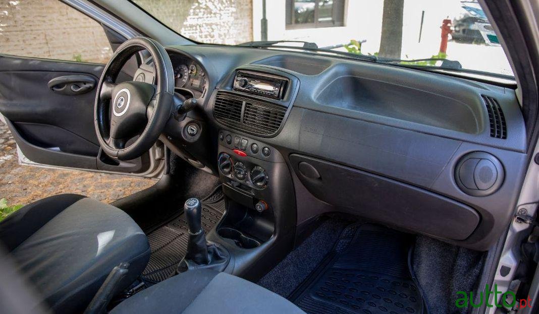 2005' Fiat Punto photo #3