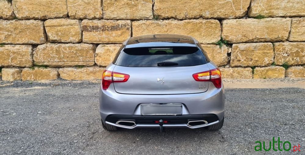 2017' DS Automobiles Ds5 photo #6