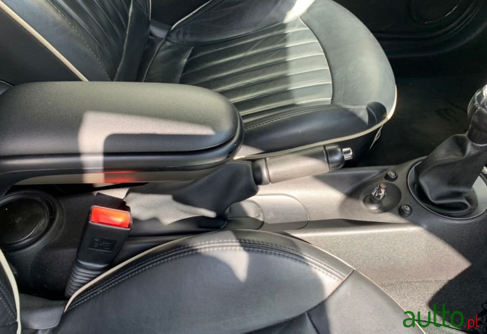 2011' MINI Cooper photo #5