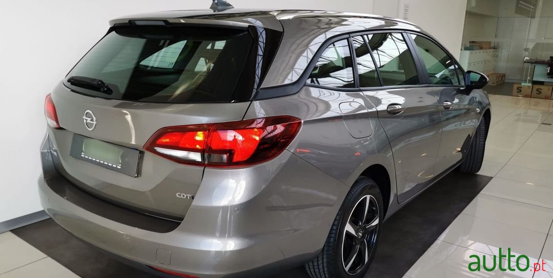 2017' Opel Astra Sports Tourer photo #3