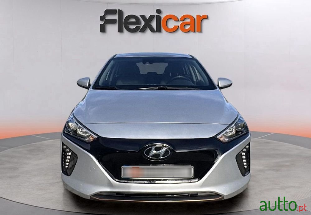 2019' Hyundai Ioniq photo #2