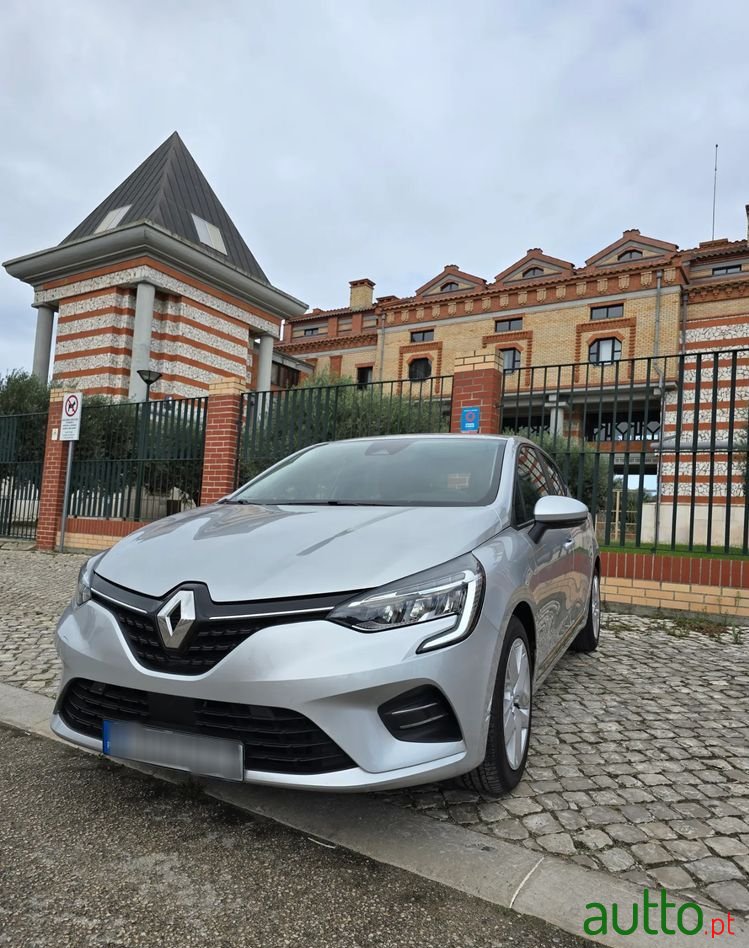 2020' Renault Clio photo #2