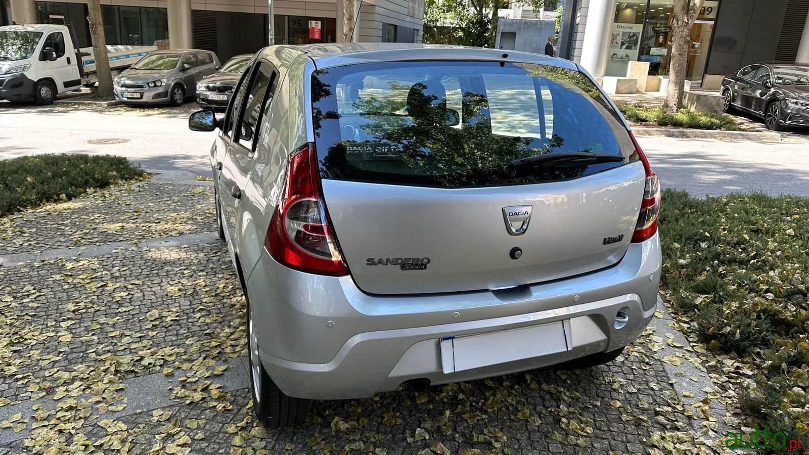 2009' Dacia Sandero photo #5