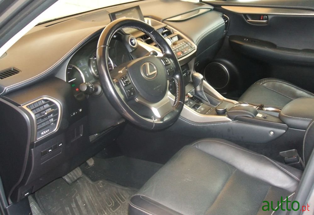 2015' Lexus NX 300h photo #2