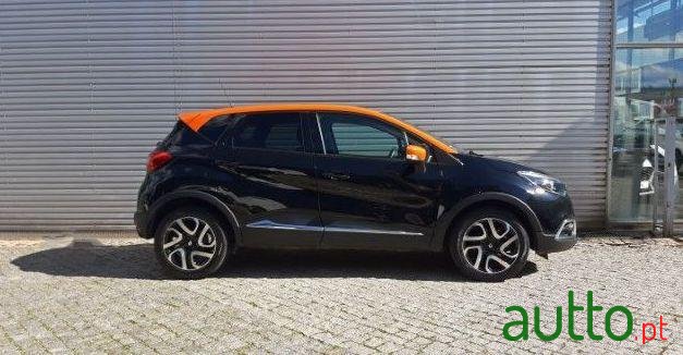2016' Renault Captur 1.5 Dci Sport photo #2