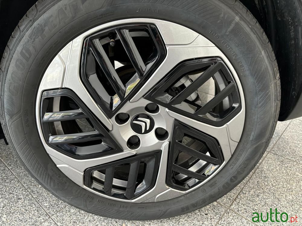 2023' Citroen C4 photo #2