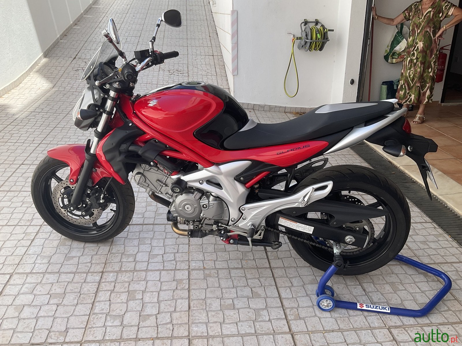 2010' Suzuki photo #6