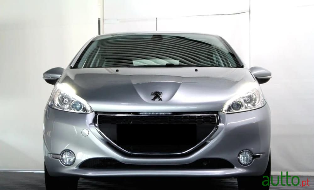 2015' Peugeot 208 photo #3