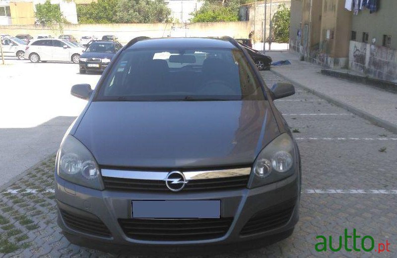 2006' Opel Astra Caravan photo #1