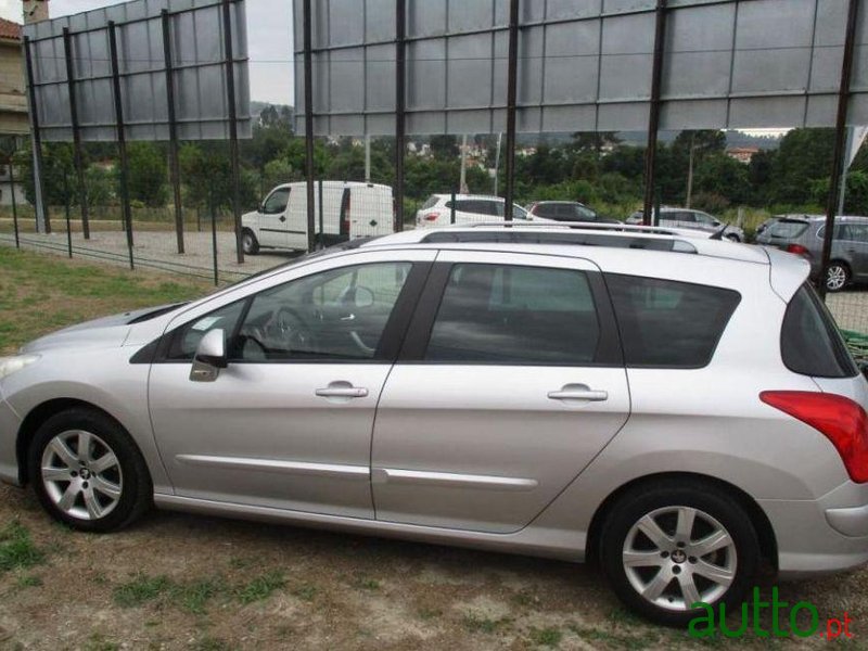 2011' Peugeot 308-Sw 1.6 Hdi Executive photo #2