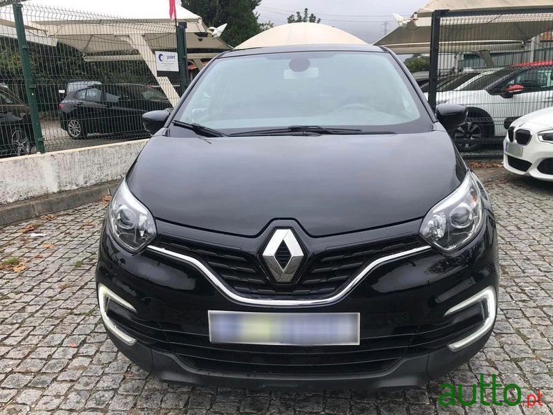 2019' Renault Captur photo #2