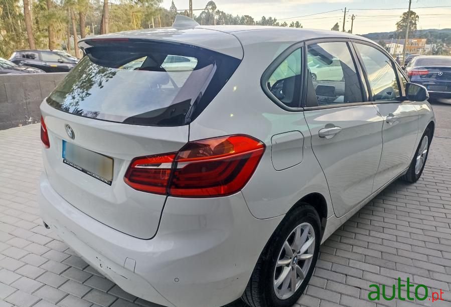2018' BMW 216 Active Tourer photo #5