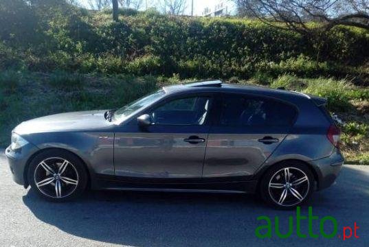 2005' BMW 120 D photo #1