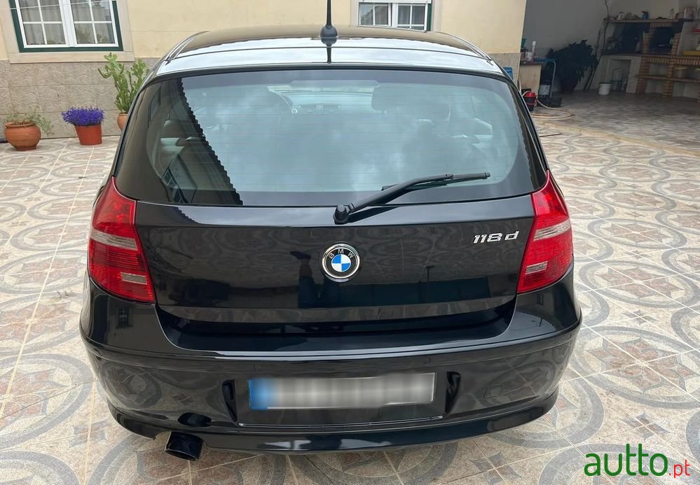 2008' BMW 118 D photo #5