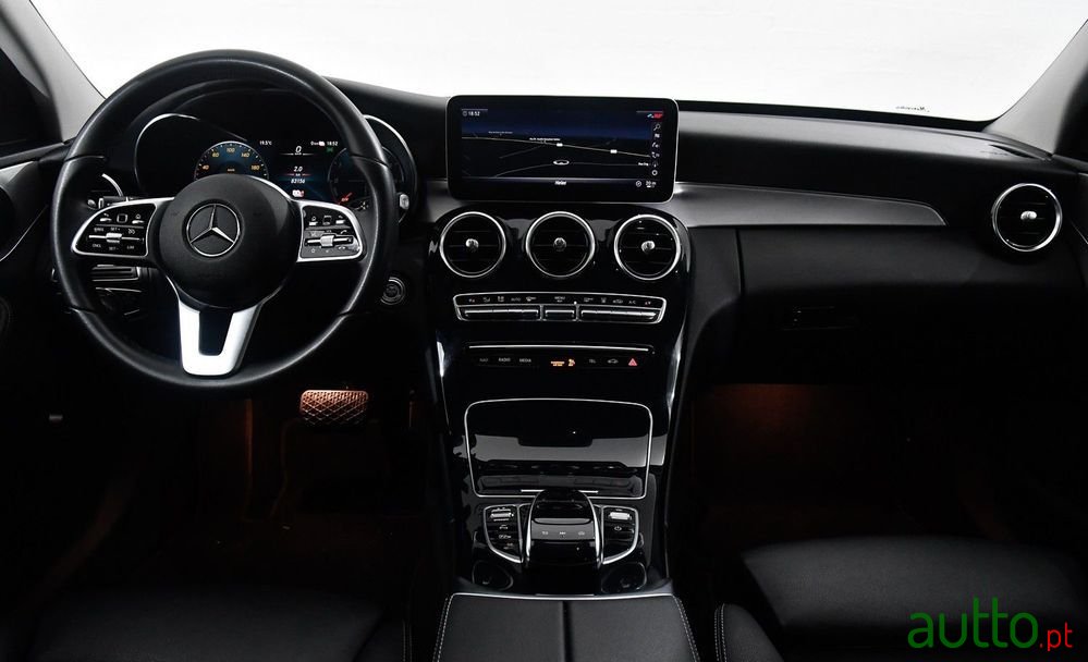 2019' Mercedes-Benz Classe C photo #3