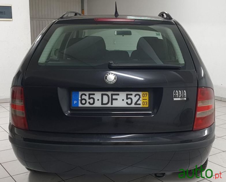 2007' Skoda Fabia Break photo #3
