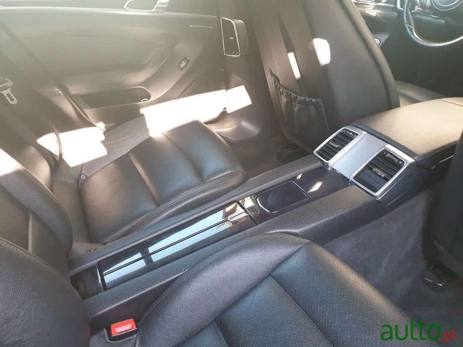 2012' Porsche Panamera photo #5
